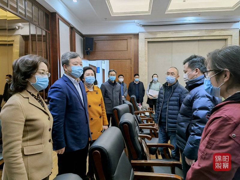 2022年2月26日，曹立軍到高新區(qū)前線指揮部督導防疫工作  張莉 攝.jpg