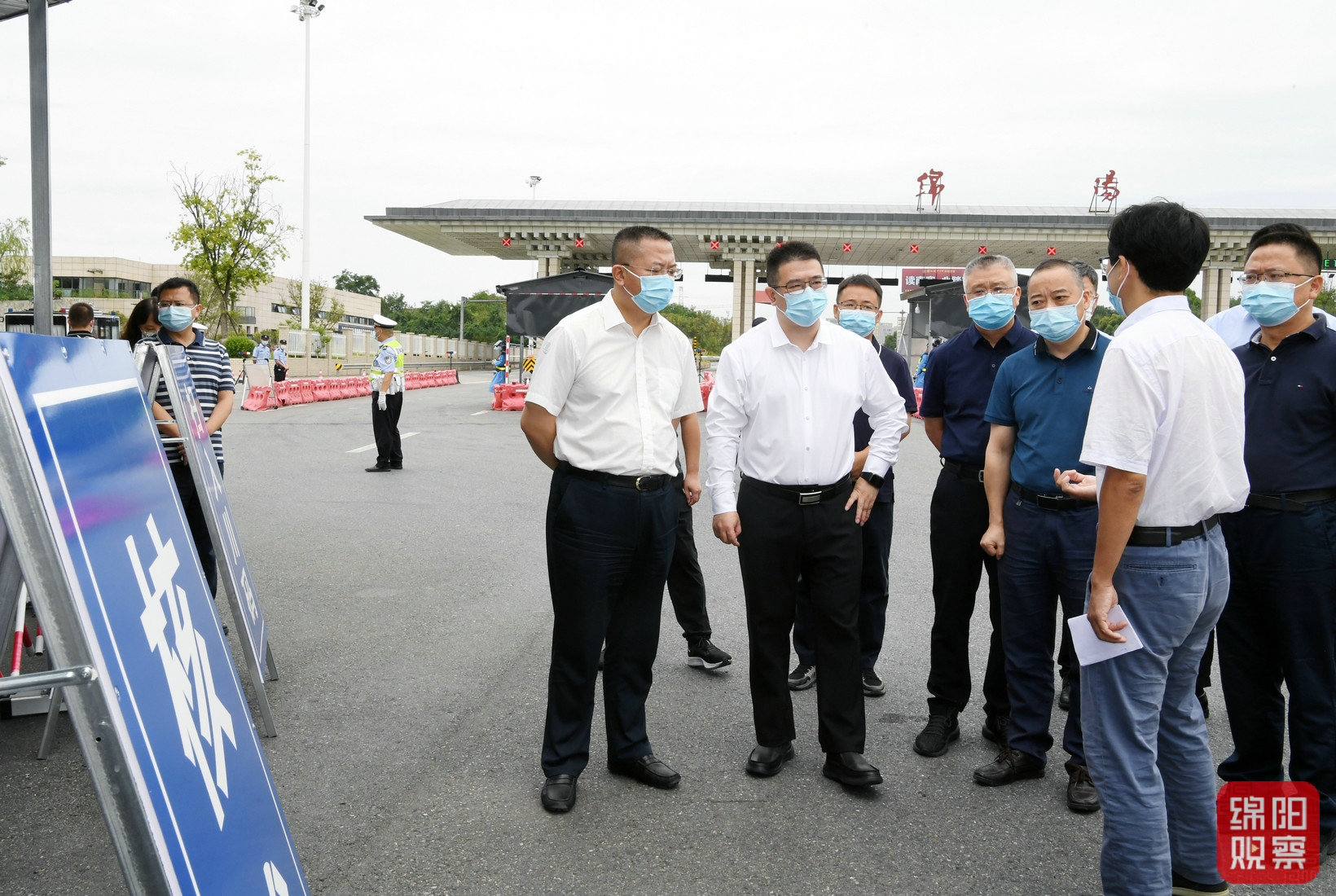 2022年9月4日，李云督導(dǎo)高速公路口疫情防控8  張莉 攝.jpg