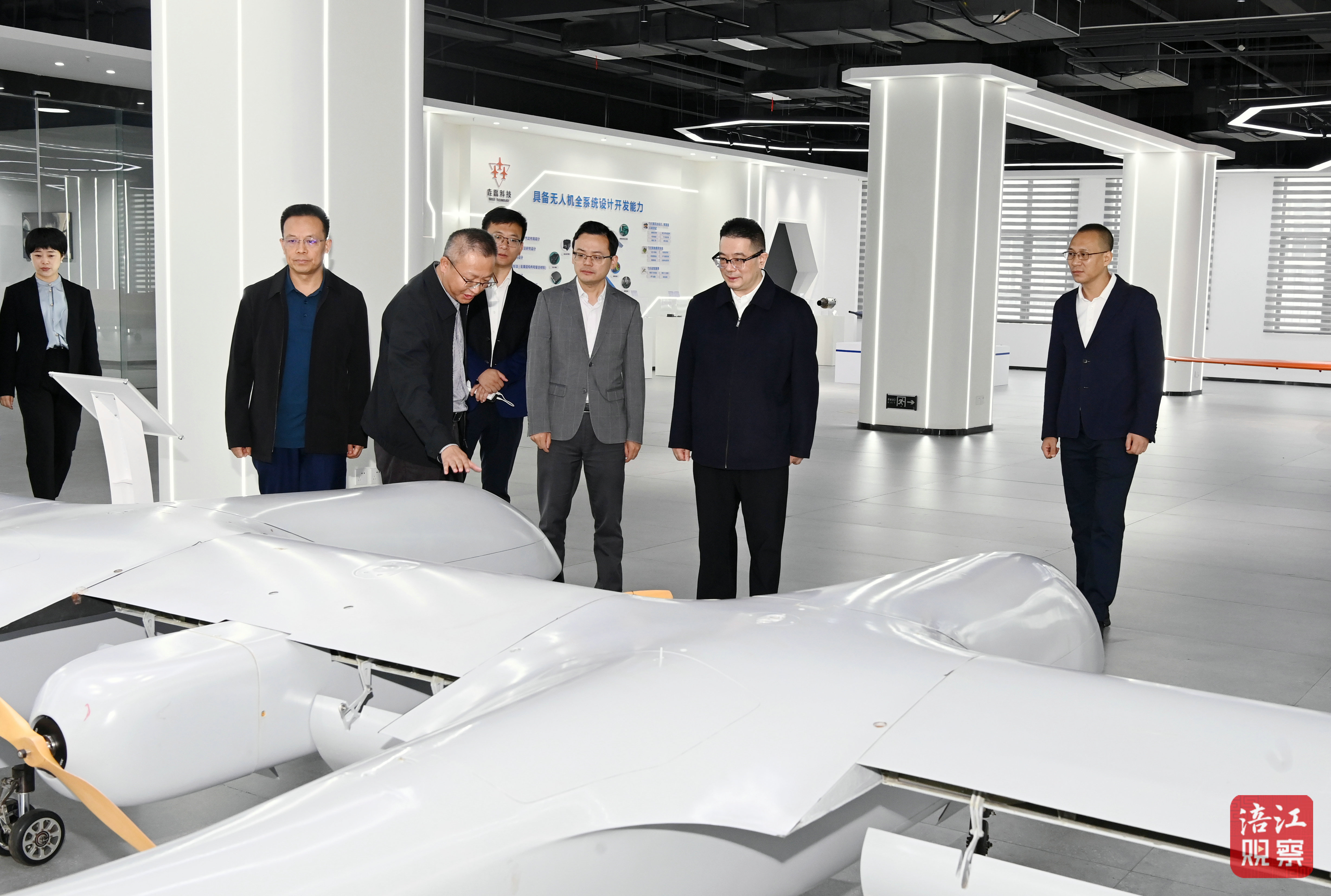 2024年10月10日，李云督導(dǎo)學(xué)習(xí)貫徹全會精神工作（垚磊科技）4   張莉 攝 - 副本.jpg