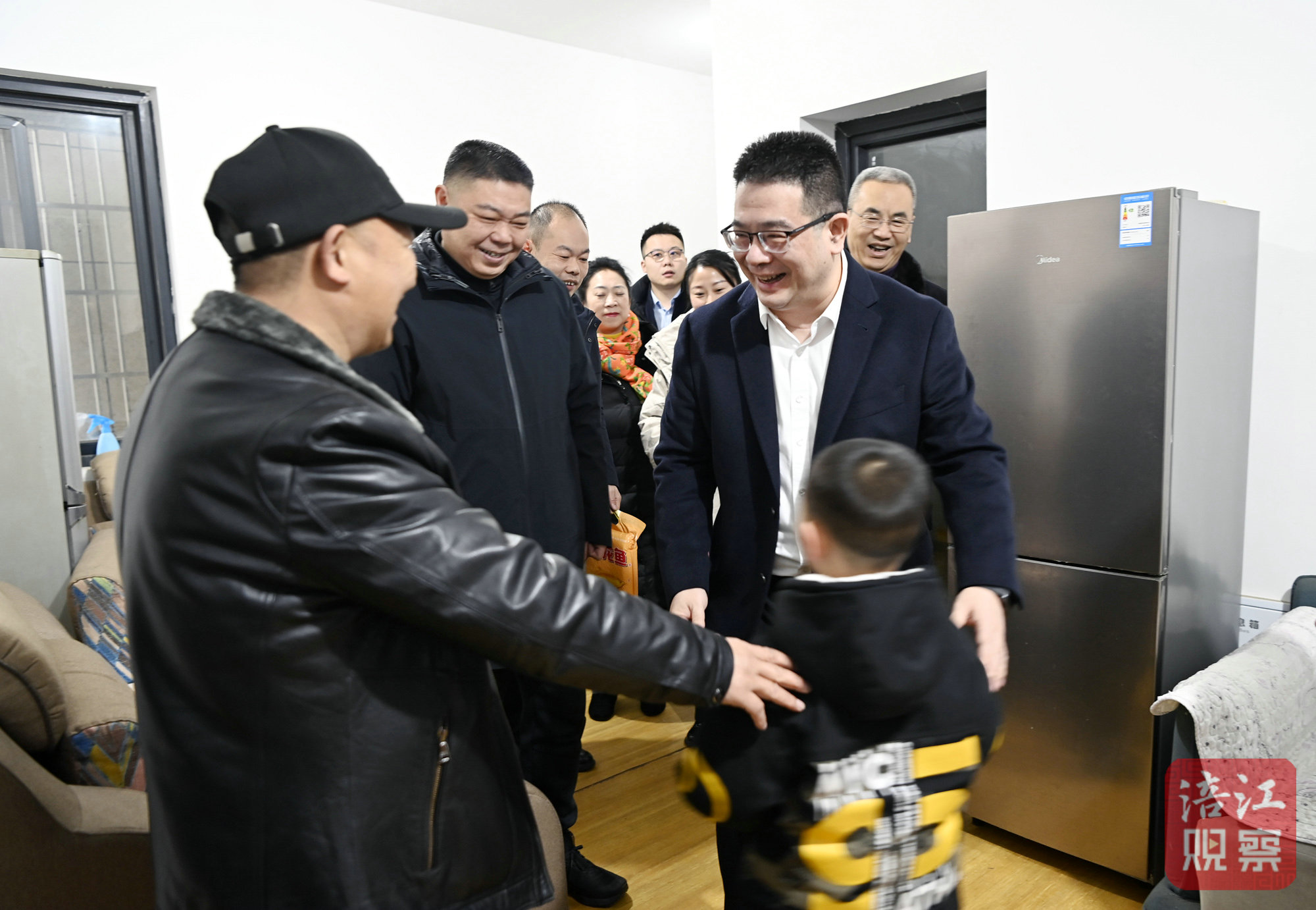 2024年2月8日，李云節(jié)前看望慰問(wèn)困難群眾1  張莉 攝.jpg