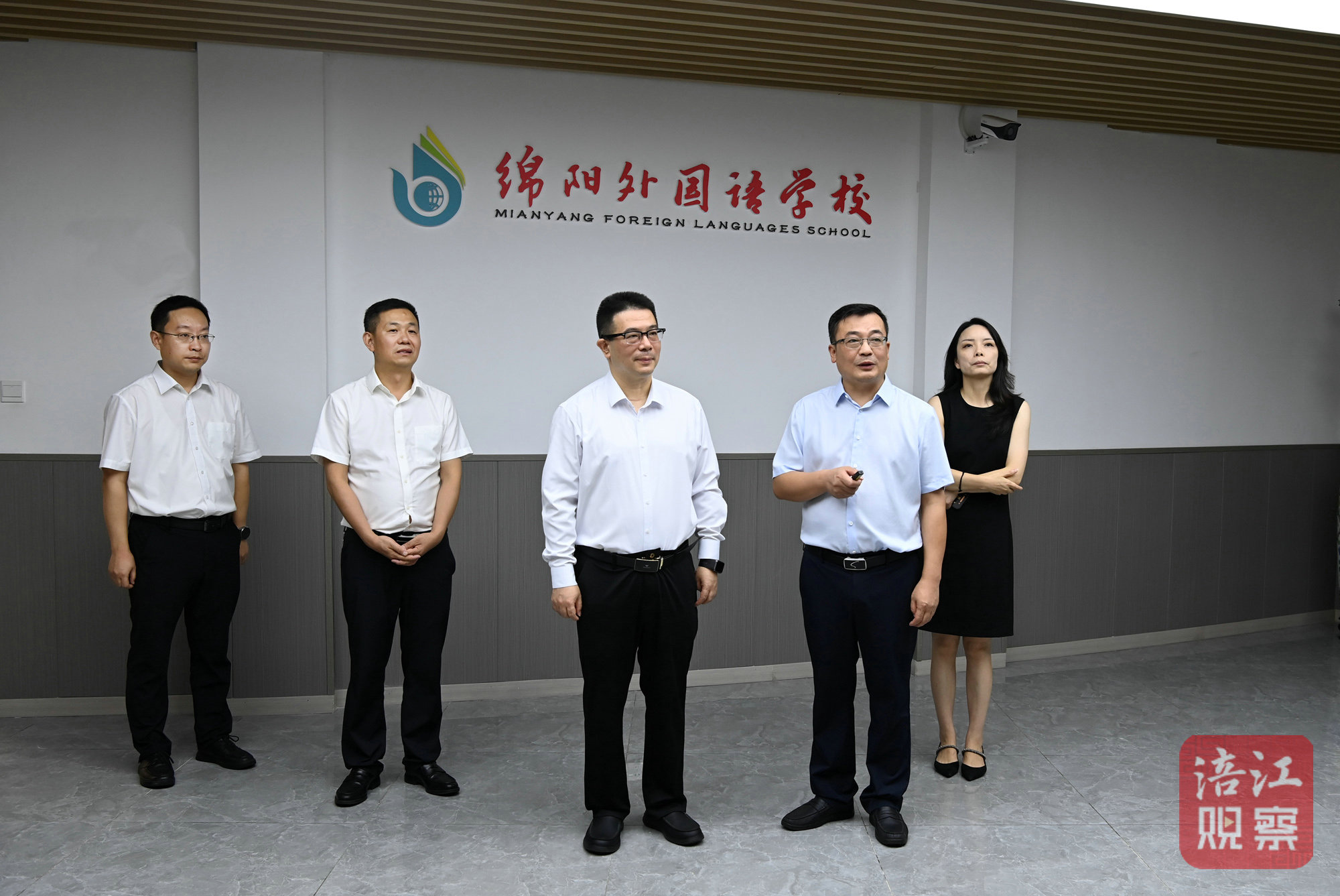 2024年9月9日，李云調(diào)研教育發(fā)展情況、慰問教師代表9（外國語學(xué)校）  張莉 攝 (1).jpg