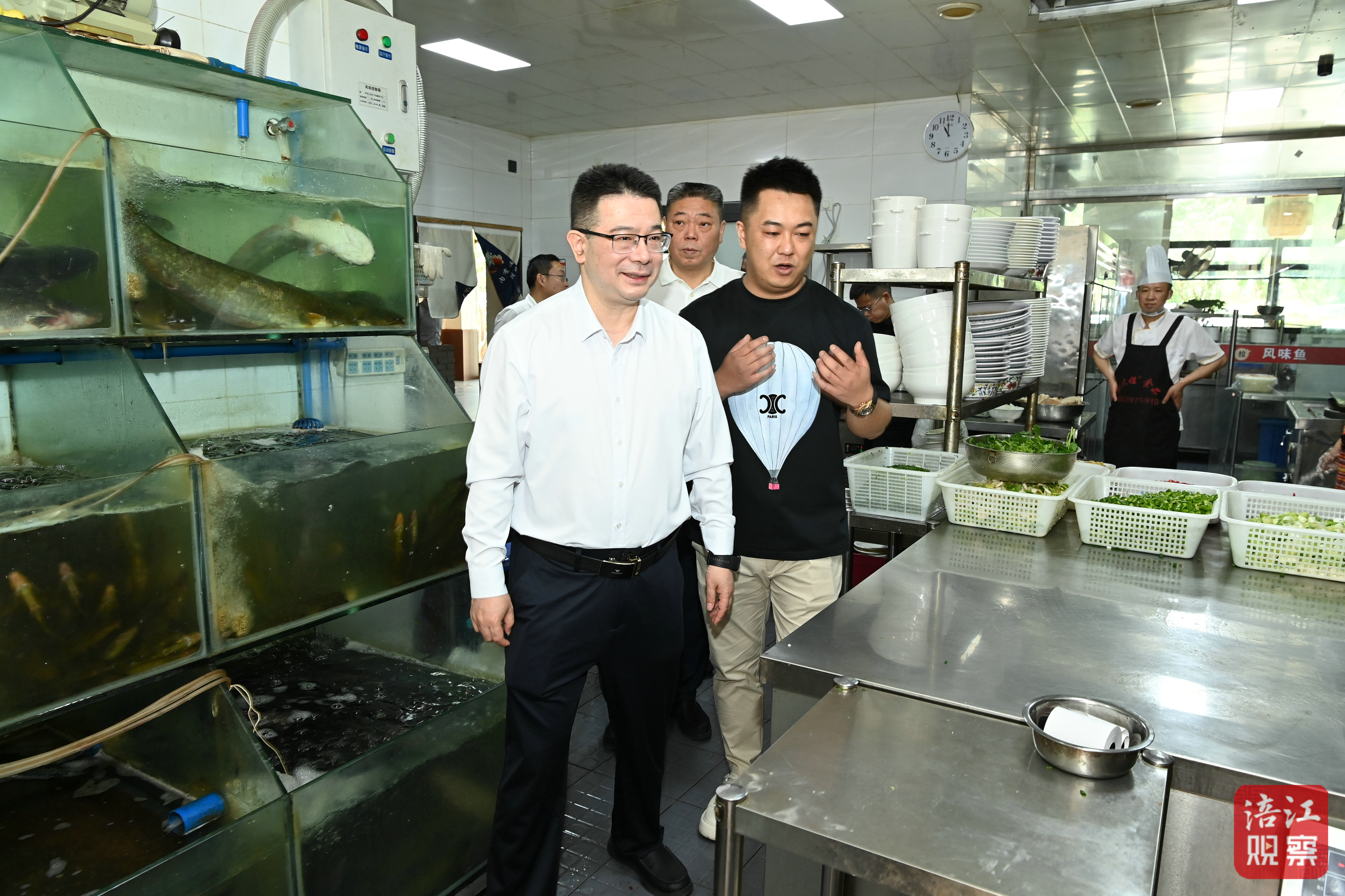 2025年4月30日，李云在科創(chuàng)園“九小場所”督導檢查“五一”節(jié)前安全生產(chǎn)等工作1  張莉 攝.jpg